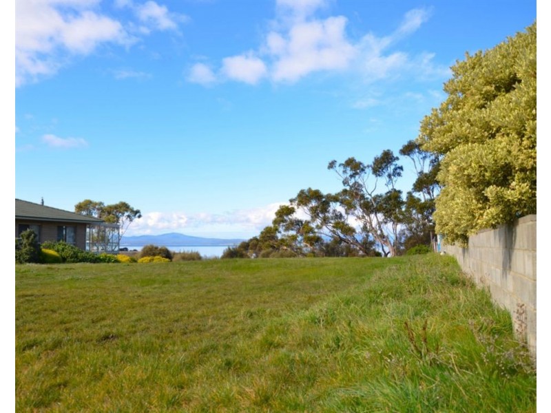 17 Linden Road, Primrose Sands TAS 7173