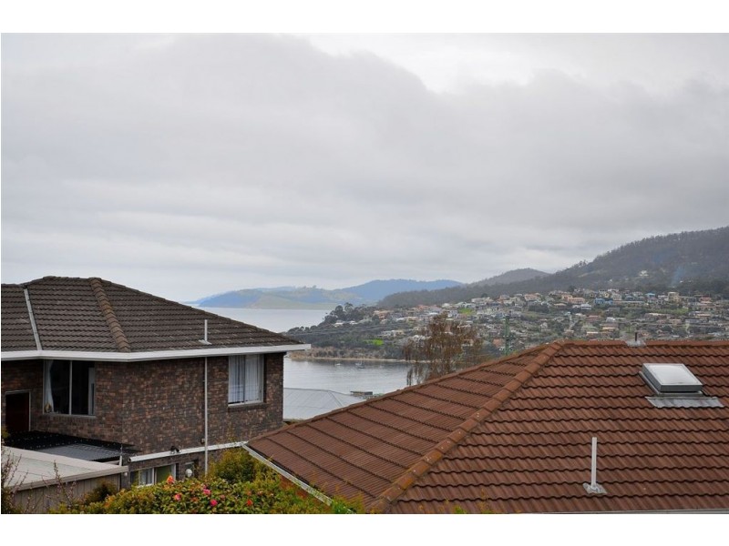 24 Melaleuca Drive, Blackmans Bay TAS 7052