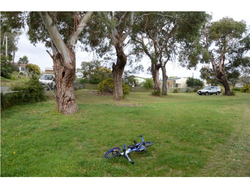 9 Ulvergerne Street, Dodges Ferry TAS 7173