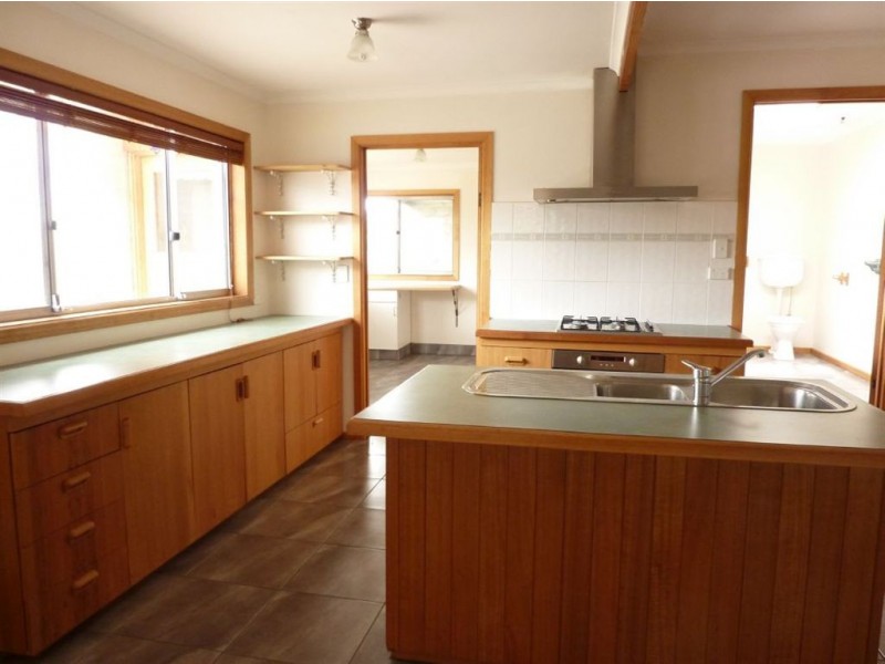 33 Tenth Avenue, Dodges Ferry TAS 7173