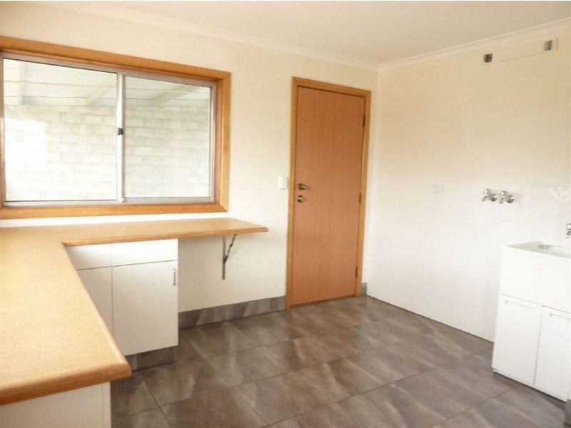 33 Tenth Avenue, Dodges Ferry TAS 7173