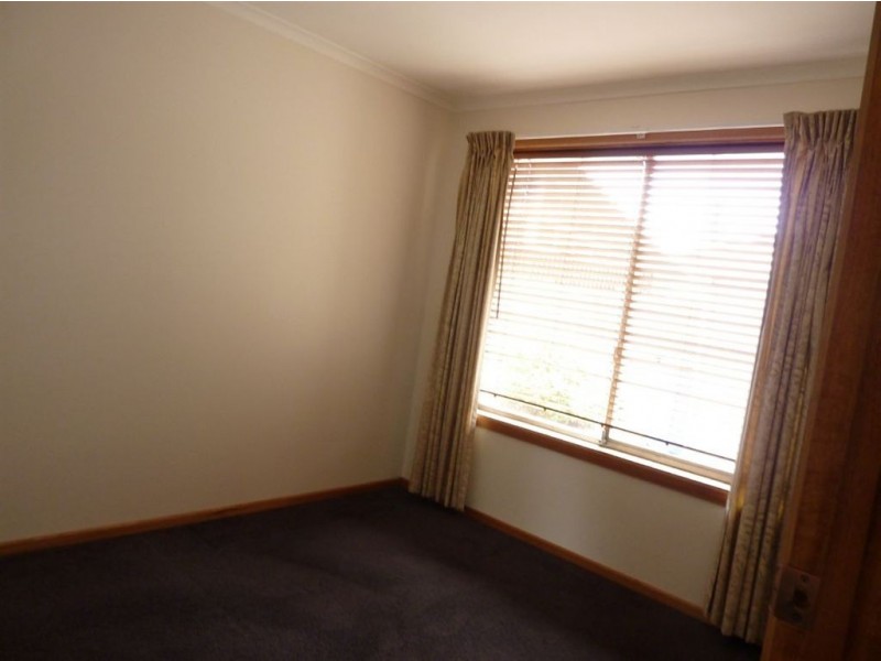 33 Tenth Avenue, Dodges Ferry TAS 7173