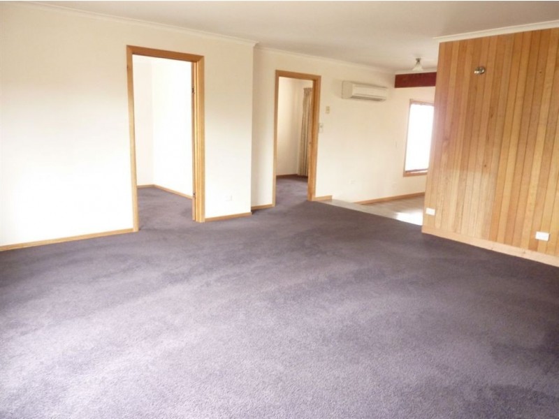 33 Tenth Avenue, Dodges Ferry TAS 7173