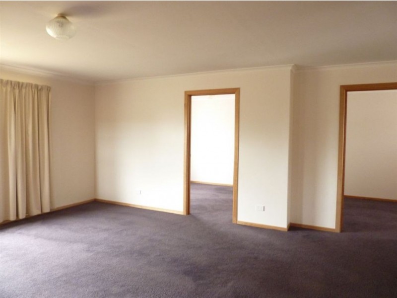 33 Tenth Avenue, Dodges Ferry TAS 7173