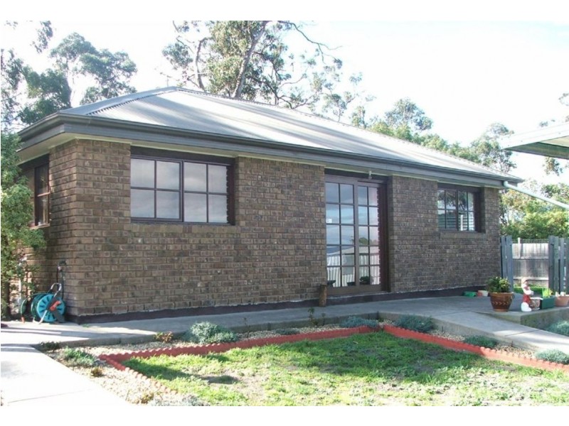8 Oak Street, Primrose Sands TAS 7173