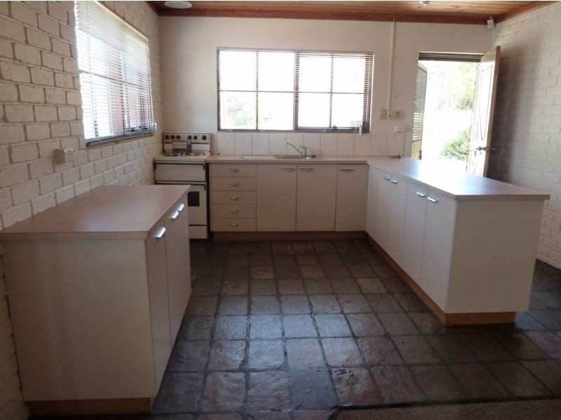 8 Oak Street, Primrose Sands TAS 7173