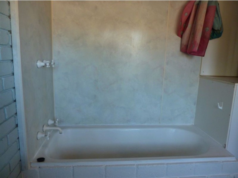 8 Oak Street, Primrose Sands TAS 7173