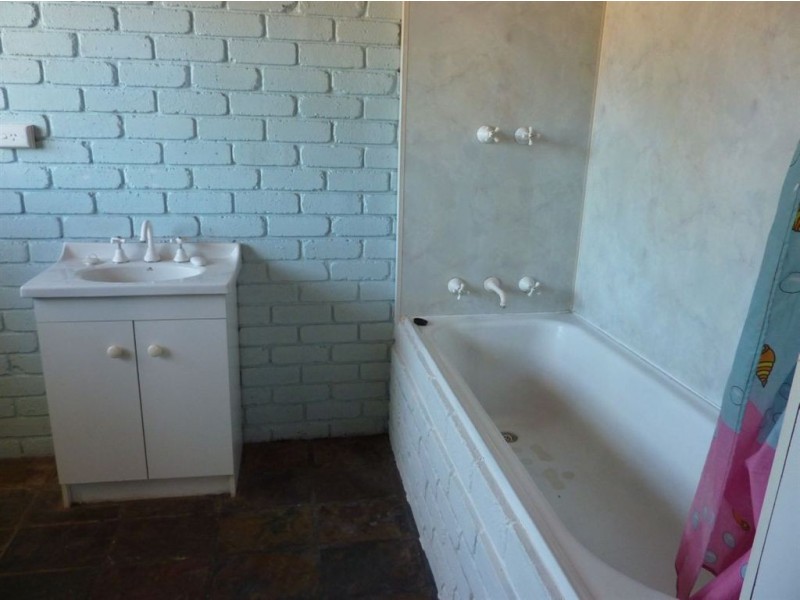 8 Oak Street, Primrose Sands TAS 7173