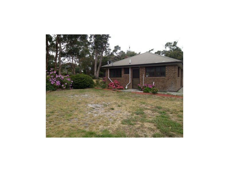 8 Oak Street, Primrose Sands TAS 7173