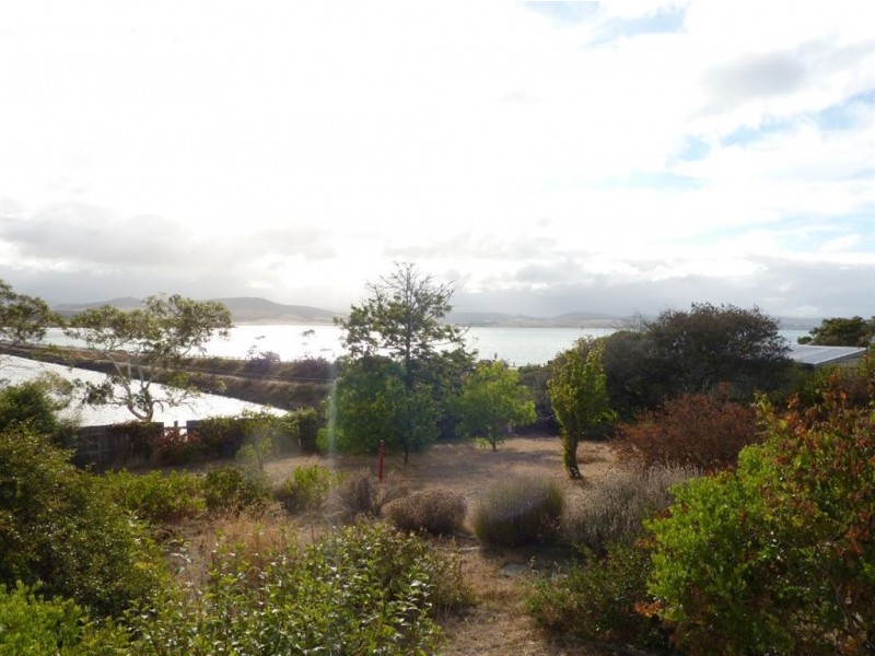 15 Lake Vue Parade, Midway Point TAS 7171
