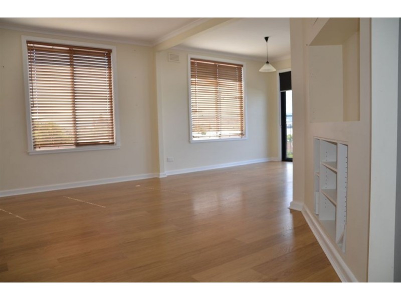 11 Beach Road, Midway Point TAS 7171