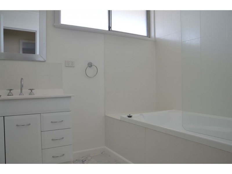 11 Beach Road, Midway Point TAS 7171