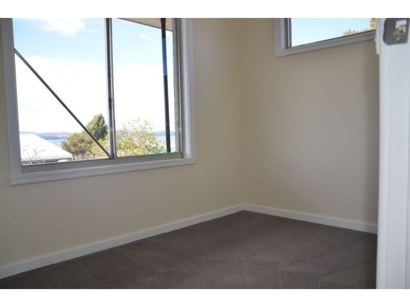 11 Beach Road, Midway Point TAS 7171