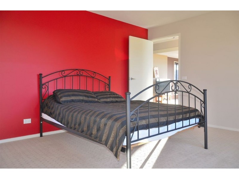 9 Abate Place, Midway Point TAS 7171