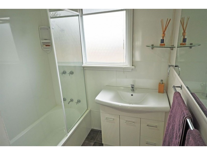 1/1 Lime Road, Lutana TAS 7009