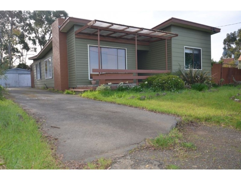 8 Erle Street, Carlton River TAS 7173