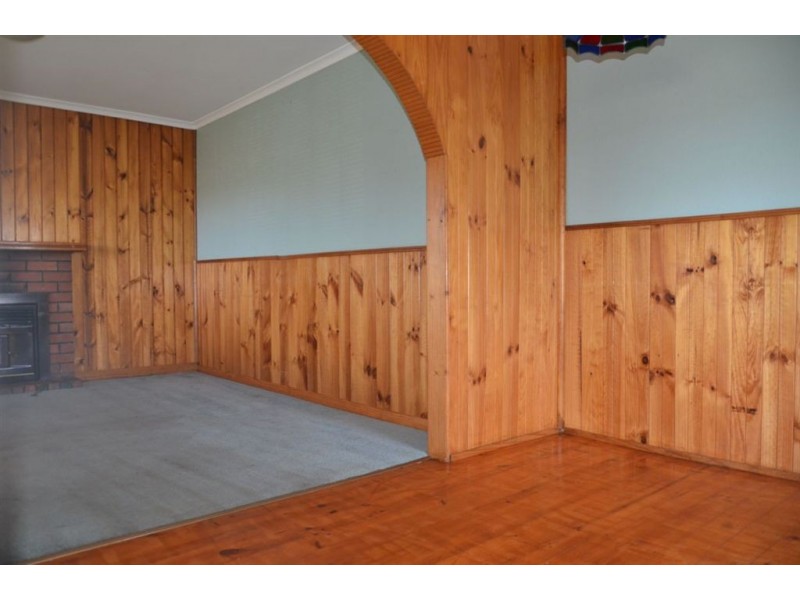 8 Erle Street, Carlton River TAS 7173