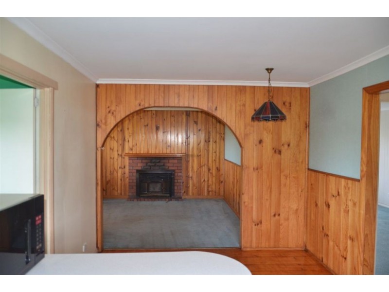 8 Erle Street, Carlton River TAS 7173