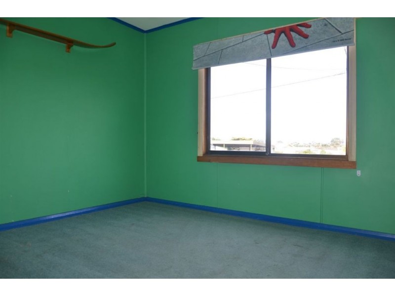 8 Erle Street, Carlton River TAS 7173