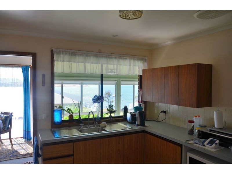 7 Longs Rd, Boomer Bay TAS 7177