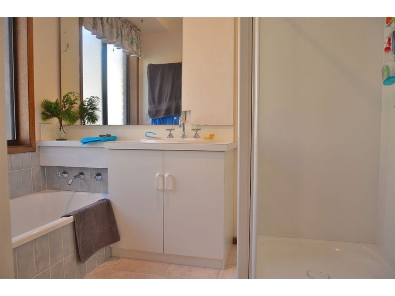 7 Longs Rd, Boomer Bay TAS 7177