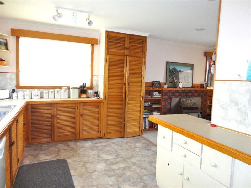 18 Esplanade, Midway Point TAS 7171