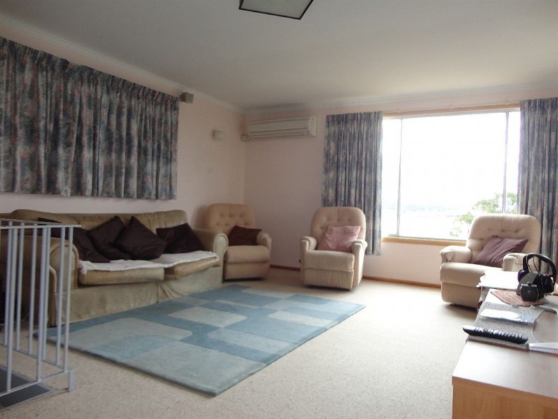 18 Esplanade, Midway Point TAS 7171