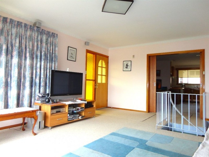 18 Esplanade, Midway Point TAS 7171