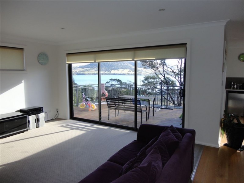 73 Reynolds Rd, Midway Point TAS 7171