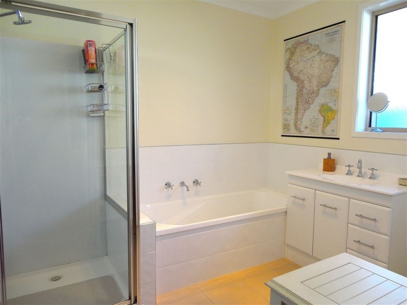 2/48 Gepp Parade, Derwent Park TAS 7009