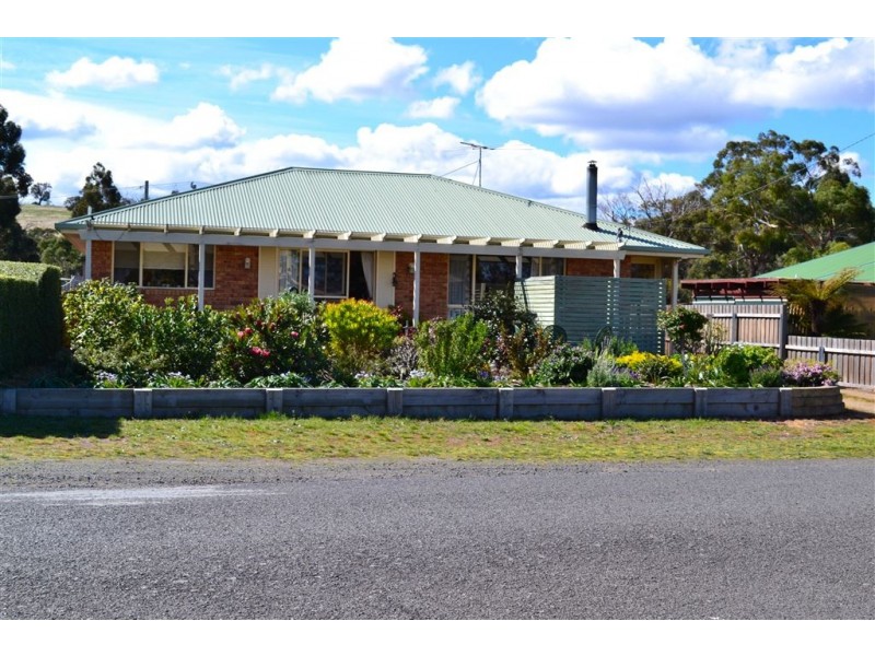 10 Sandy Point Avenue, Dodges Ferry TAS 7173