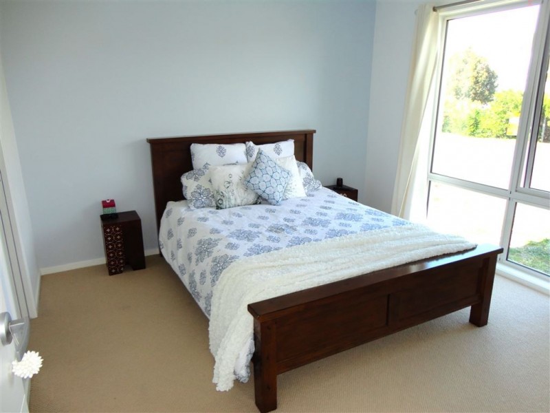 16 Erle Street, Carlton River TAS 7173