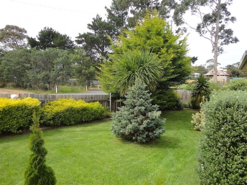 4 Tenth Avenue, Dodges Ferry TAS 7173