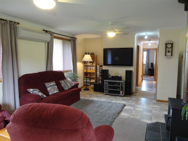 4 Tenth Avenue, Dodges Ferry TAS 7173