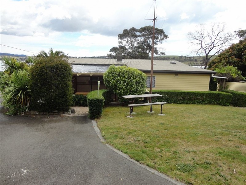 72 Barton Ave, Triabunna TAS 7190