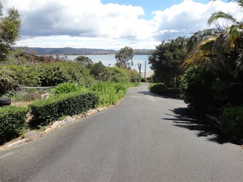 72 Barton Ave, Triabunna TAS 7190