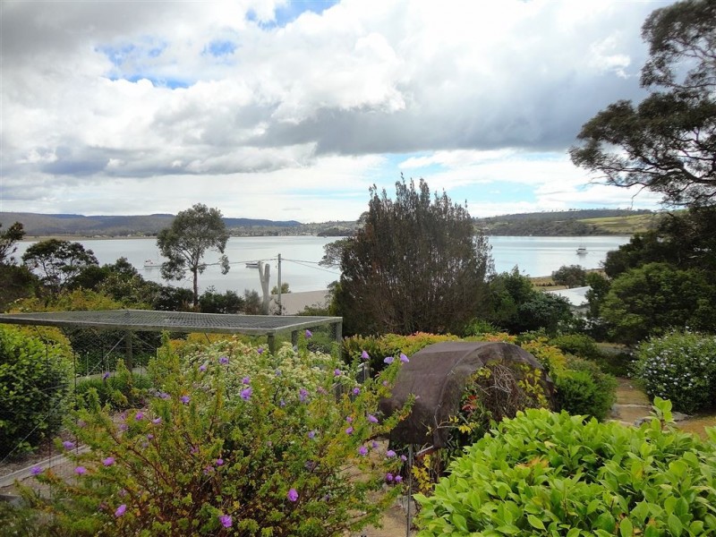72 Barton Ave, Triabunna TAS 7190