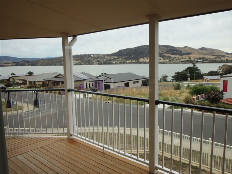 2 Abate Place, Midway Point TAS 7171
