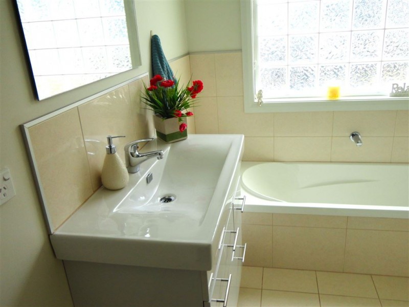 2 Abate Place, Midway Point TAS 7171
