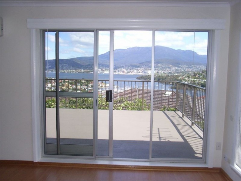 2/3 Kurrewa Court, Bellerive TAS 7018