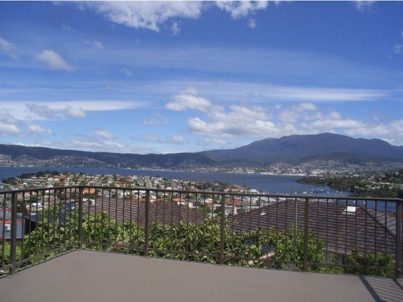 2/3 Kurrewa Court, Bellerive TAS 7018