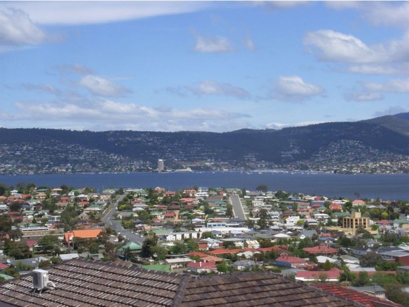 2/3 Kurrewa Court, Bellerive TAS 7018