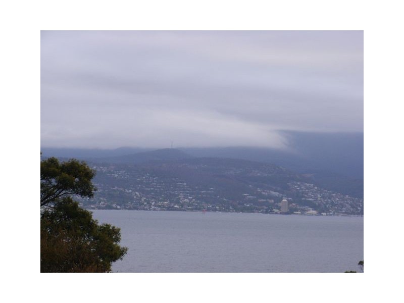 17 Fairisle Terrace, Howrah TAS 7018