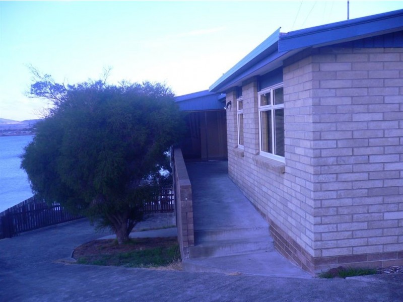 9 Esplanade, Midway Point TAS 7171