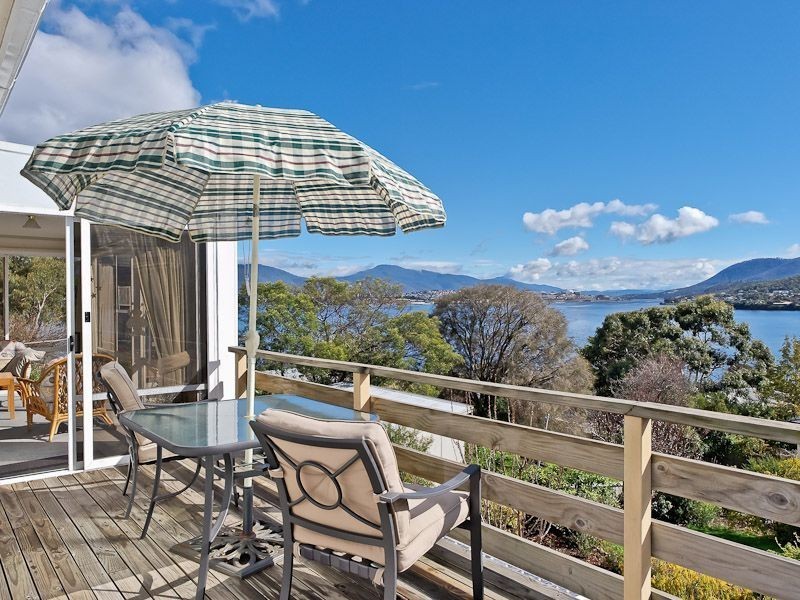 6 Chatsworth Street, Rose Bay TAS 7015