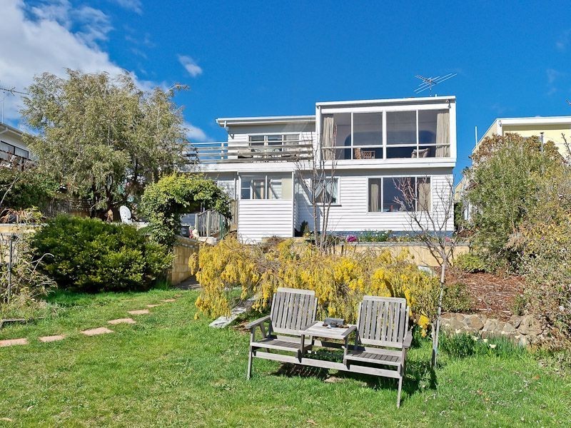 6 Chatsworth Street, Rose Bay TAS 7015
