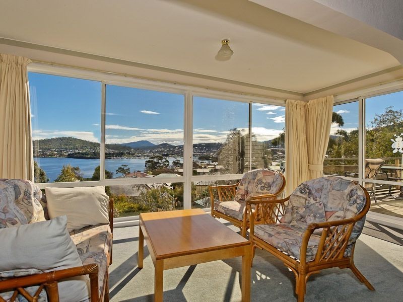 6 Chatsworth Street, Rose Bay TAS 7015