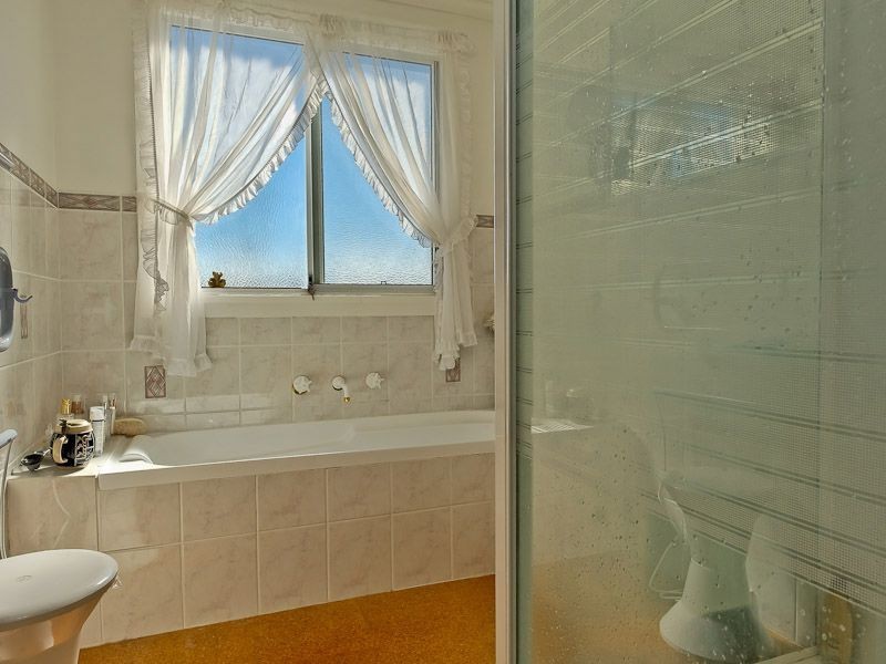 6 Chatsworth Street, Rose Bay TAS 7015