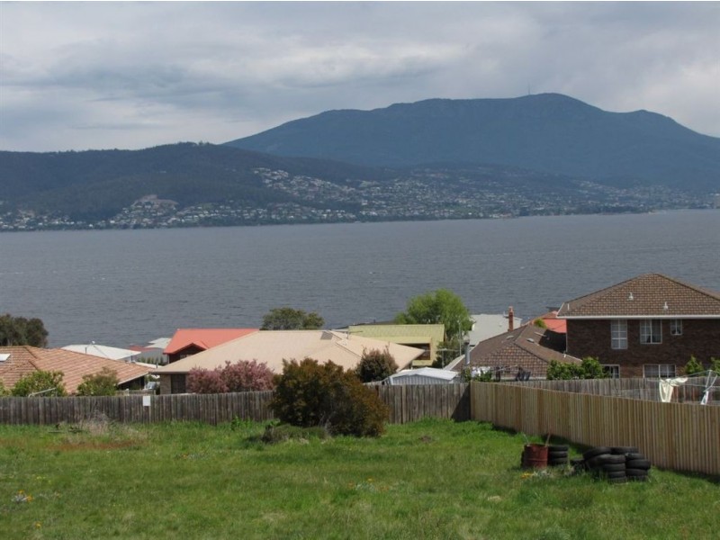 6 Intrigue Court, Tranmere TAS 7018