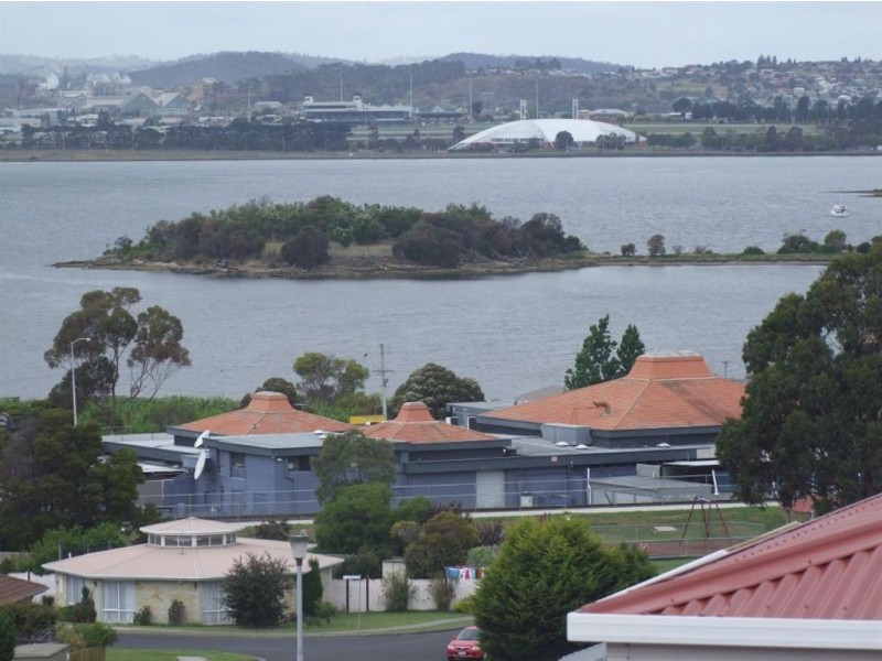 35 Chardonnay Drive, Berriedale TAS 7011